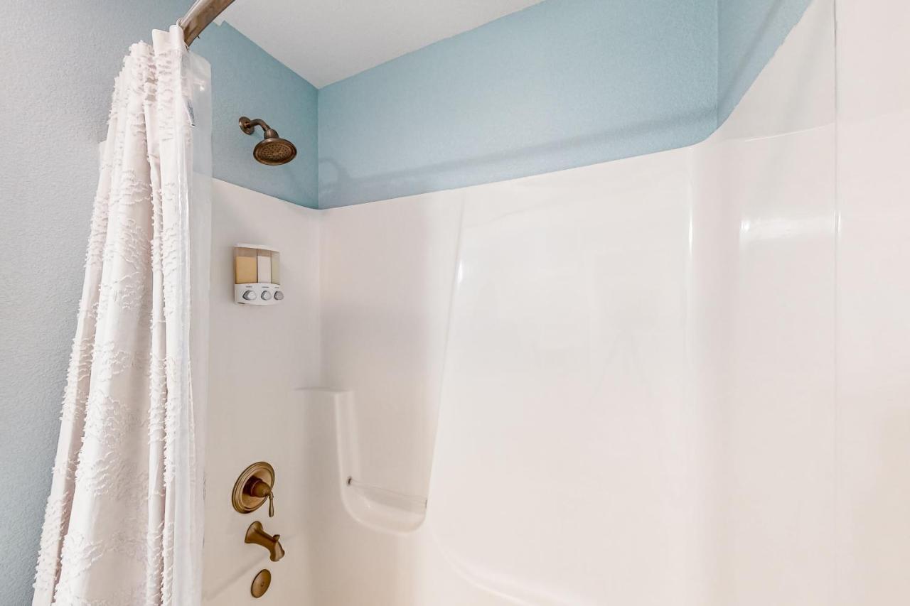 Coastal Serenity - Unit A - Top Floor Килл-Девил-Хиллз Экстерьер фото